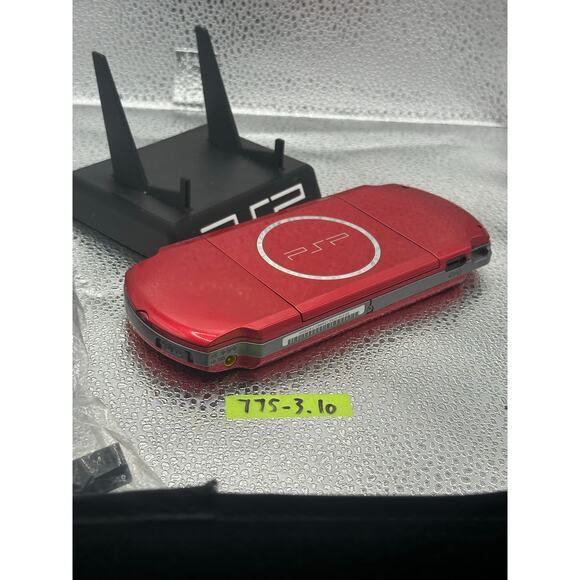 psp 3000 w/charger adapter & new battery - Picture 6 of 10